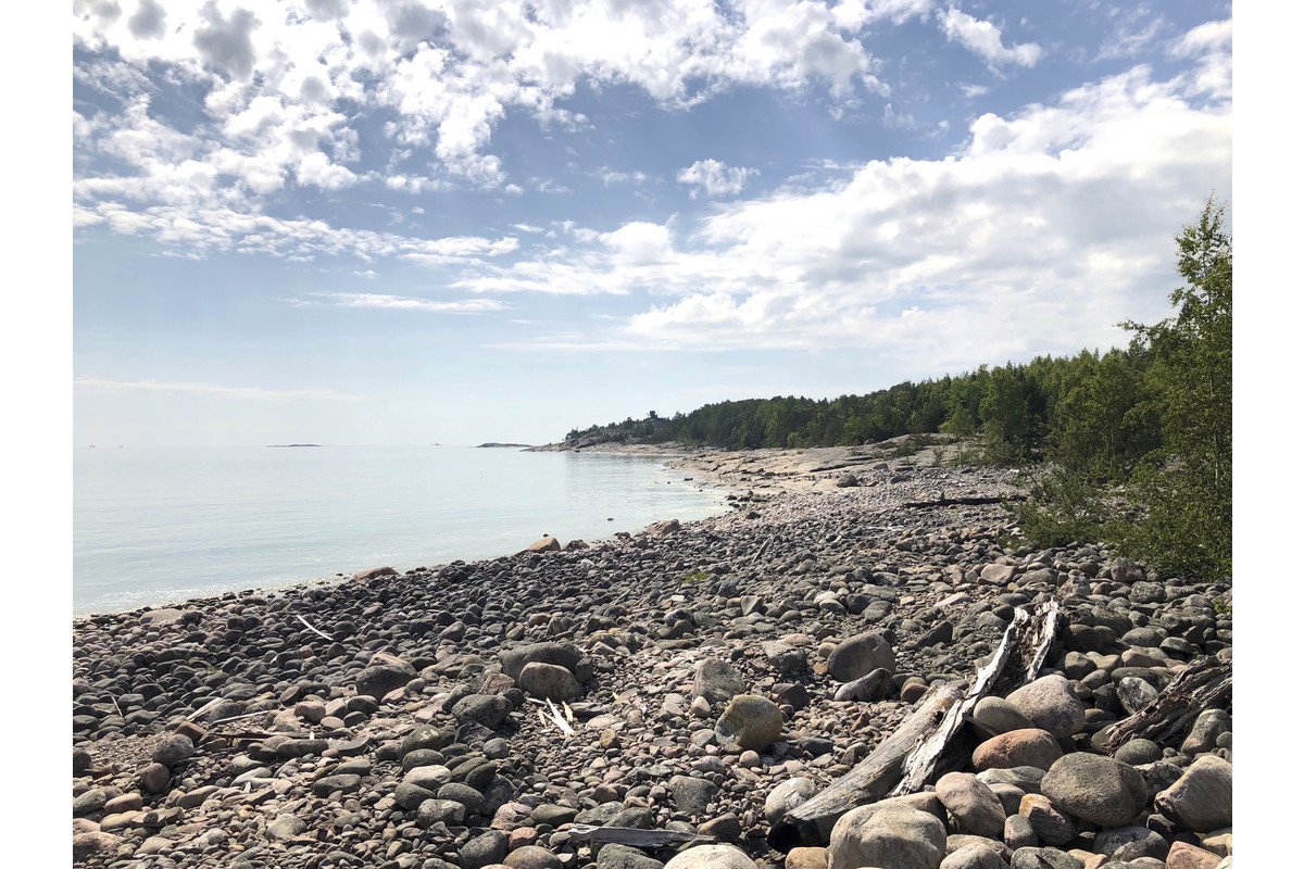 helsinki's tweet photo. Kuinka hyvin tunnet lähisaaresi? Kesäkään ei riitä Helsingin 300 saaren kiertämiseen, mutta jospa aloittaisitkin 30 saaresta palvelukartan avulla ja kävisit venemessuilla osastolla 1f5. https://t.co/PjtHJyETkm
#merihelsinki #vene19båt #venemessut2019 @110th_st_prod https://t.co/LTZilIIrPr