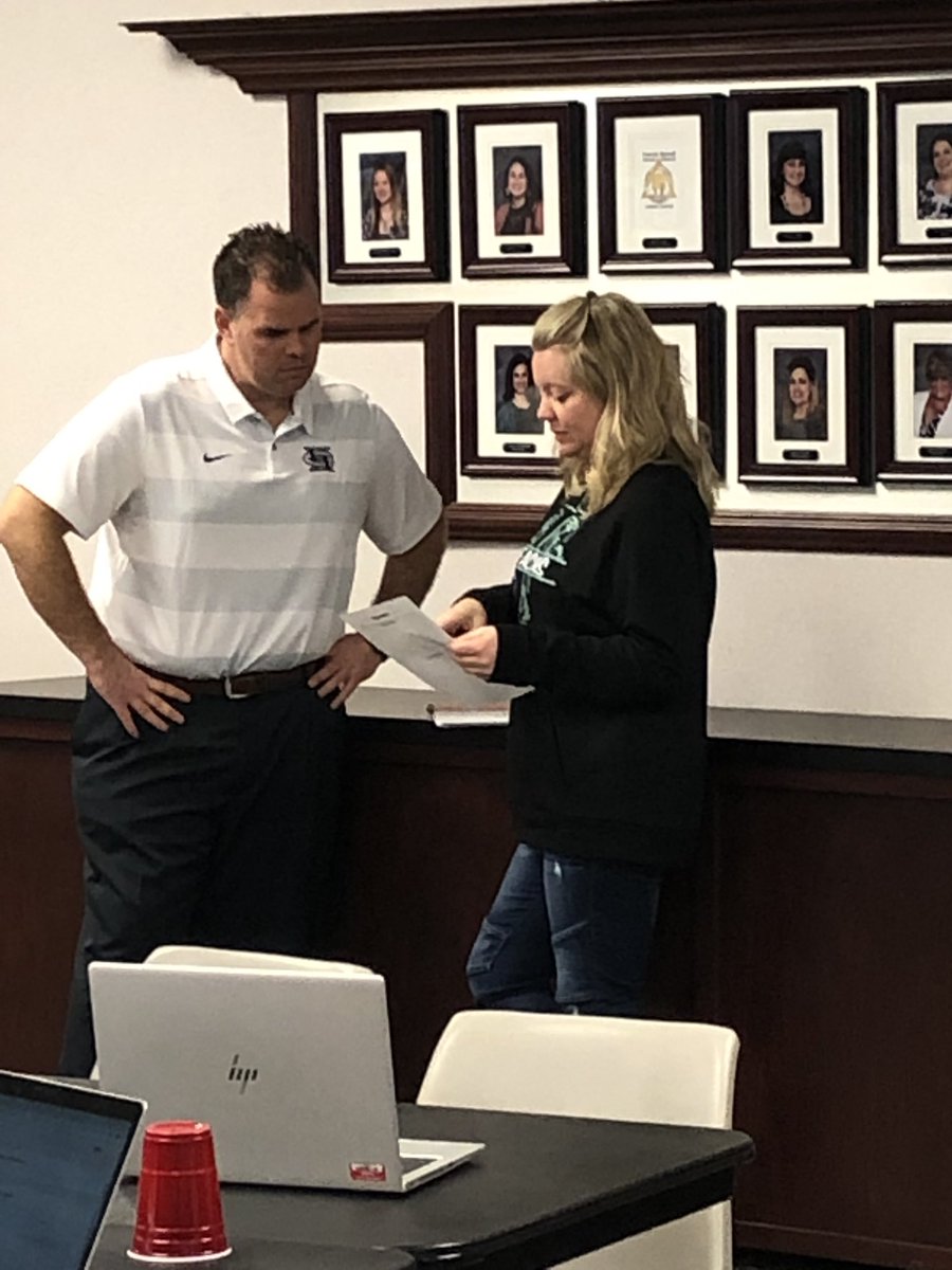 Connieteach's tweet photo. Kicking off the Leadership Strand by checking in with accountability partners to see how action plans were implemented since last PD day. #FHSDLearns #LeadersLearning #PeerAccountability https://t.co/yqqSIksbPY