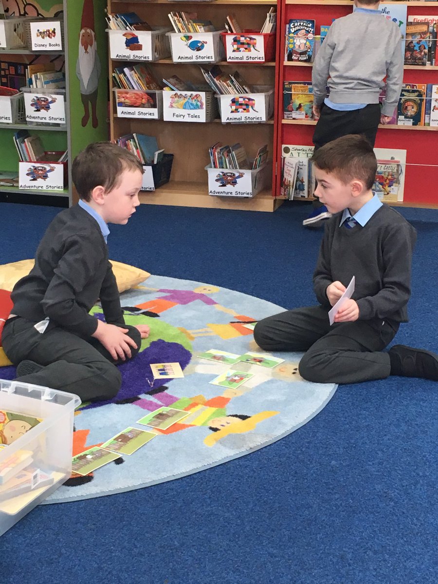 PaulaWa25157232's tweet image. Working hard sequencing the Three Pigs story 🐷🌟🌟🌟#Glasgowclol #litforall