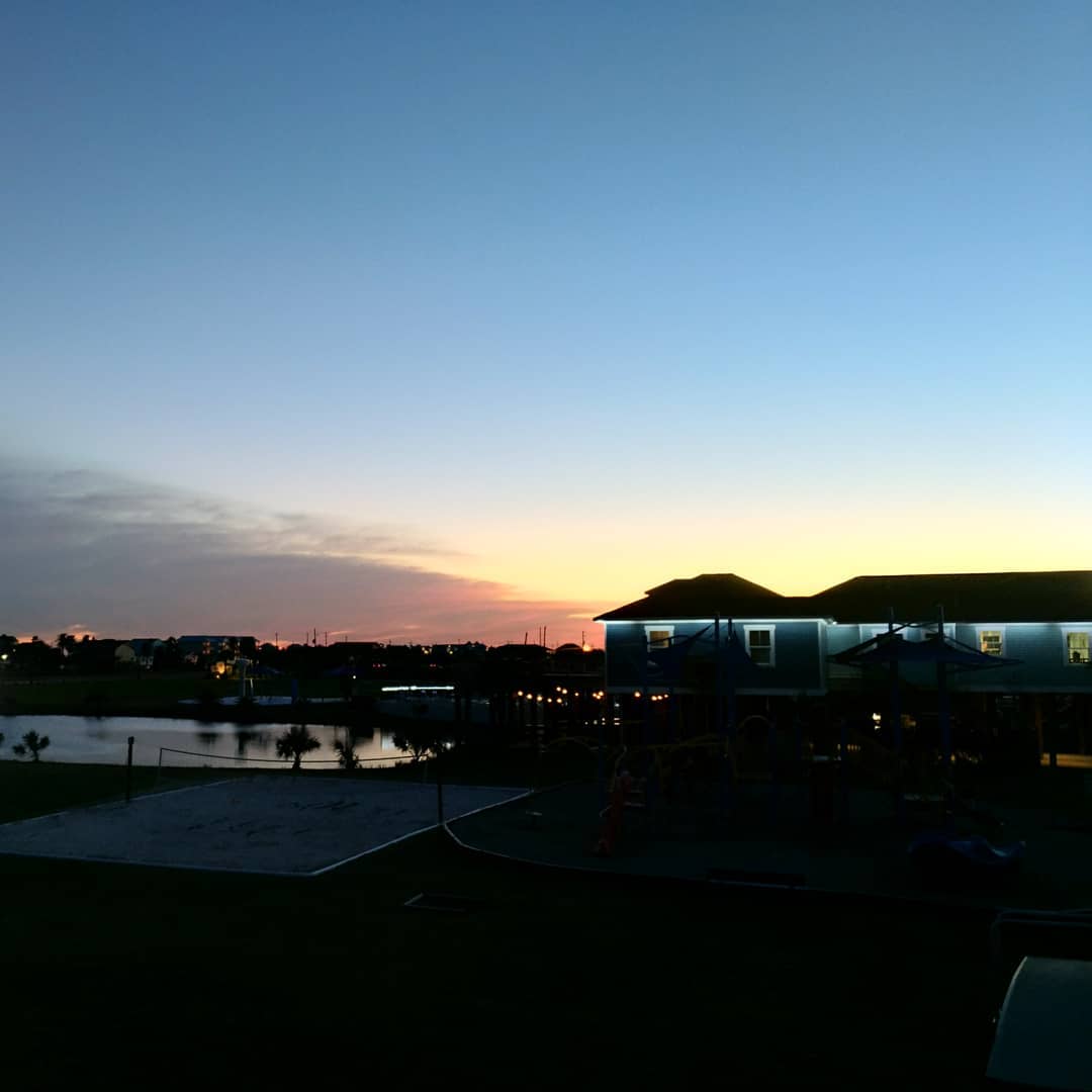 WalkerDavidokc's tweet photo. #Galveston  #Texas  #GulfofMexico https://t.co/ib6WpHyrom
