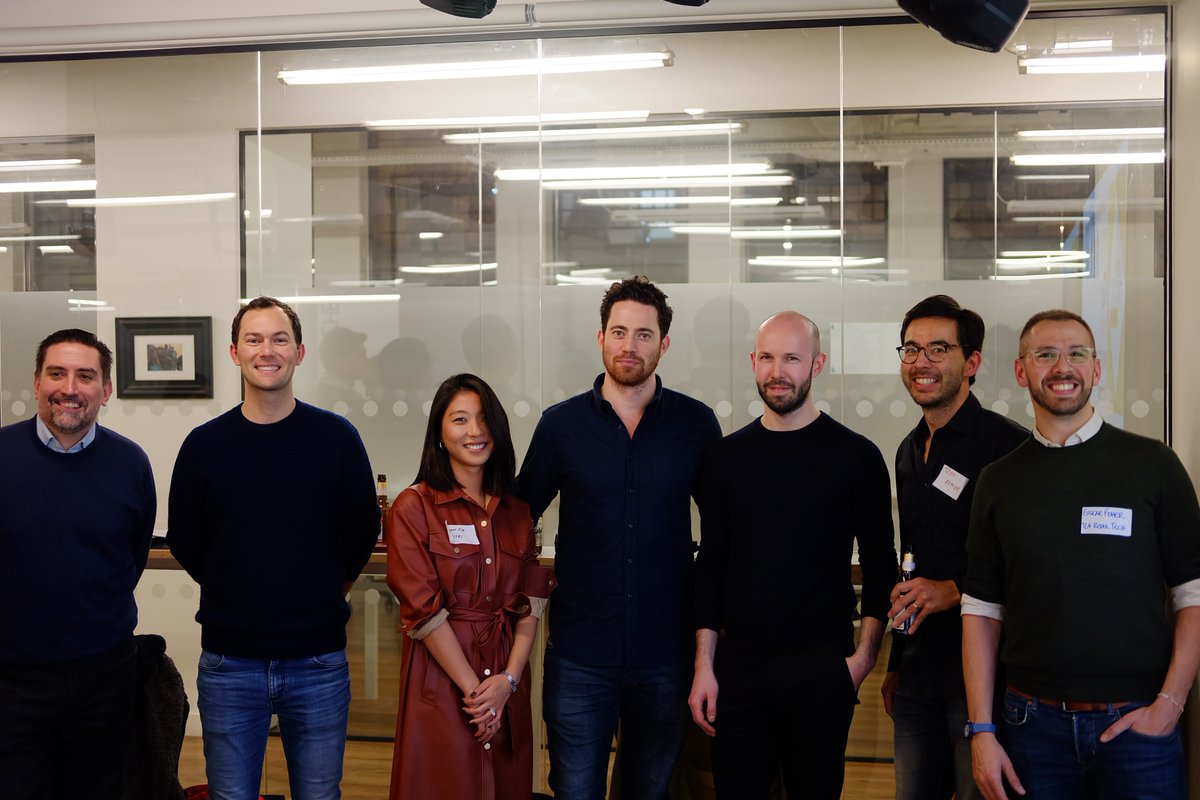 CocoonGlobal_'s tweet image. We had a packed house for the @TLA_RetailTech event on the topic of #ecommerce and why #brands are getting &quot;physical&quot;! Thanks to everyone who joined 😎