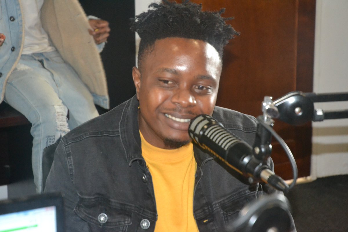SMUFM97_1's tweet photo. S/O to Ambitiouz Ent crew (@MissPru_Dj  @SVilla_rsa @KidTini and @blaqdiamond150 ) for stopping by @SMUFM97_1 after their visit to ModirI High School in Ga- Rankuwa

#Isoka 
#Cinga
#IsakaLam
#Thula

#SMUFM https://t.co/ZPJT3pneCJ