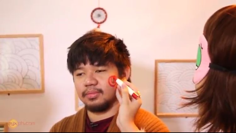 loveuivofspades's tweet photo. #BlindfoldedMakeupChallenge by IV OF SPADES
(c) @MYXphilippines https://t.co/FiDlTkxALf