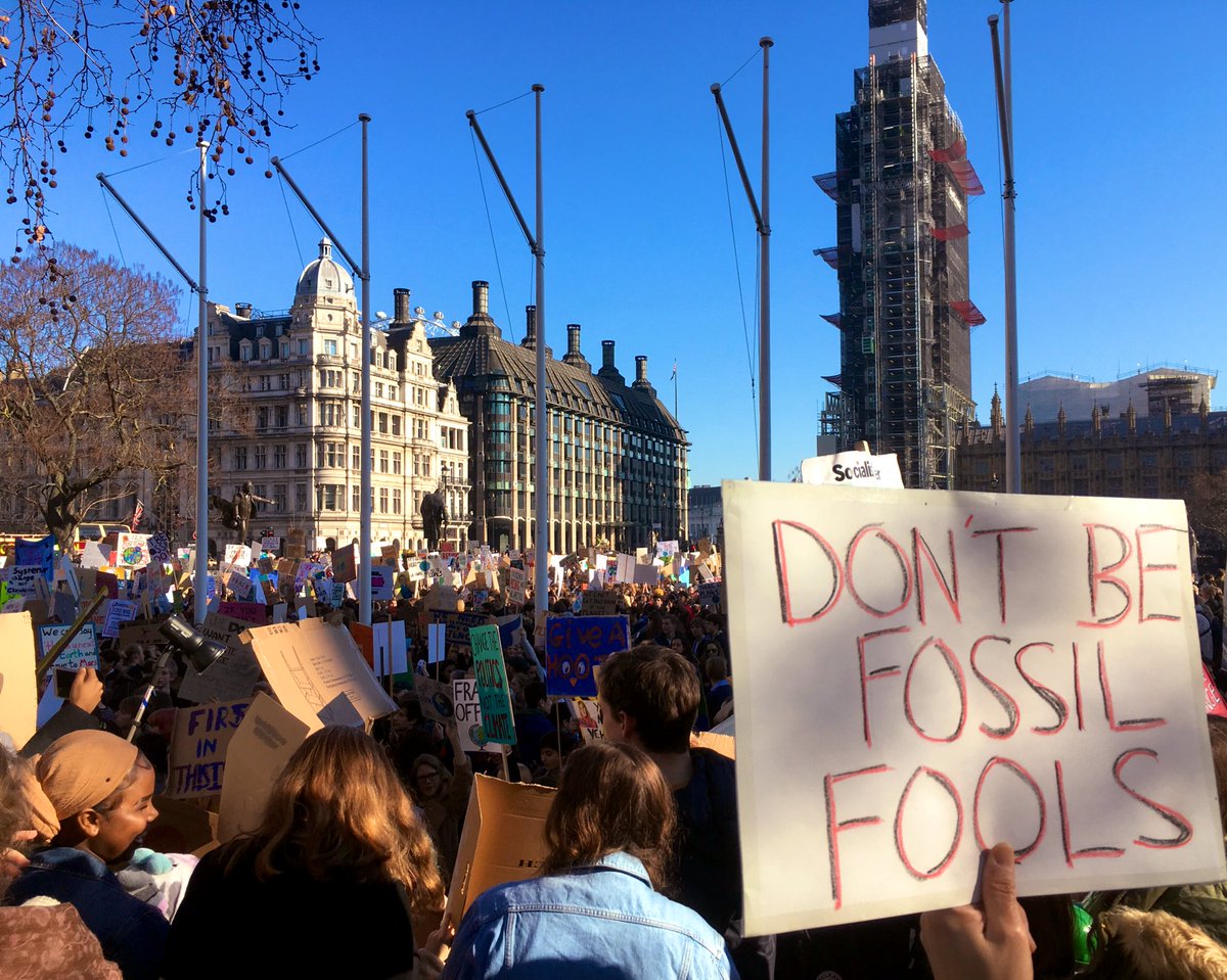 CarbonBubble's tweet photo. Huge turnout in Parliament Square today for the London #ClimateStrike 
#SchoolStrike4Climate https://t.co/hLd1vzU5Tq