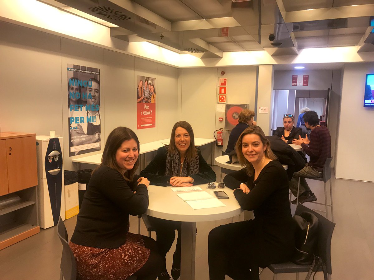 crivallejo's tweet photo. Preparando #Simuleon2019 con @lfolch31 y @FrauFra. Ya tenemos fecha: 20 y 24 de mayo de 2019 en la Audiencia Provincial de Leon. Nuestros alumnos #EPJ tienen la oportunidad de simular con Magistrados de la Audiencia y TSJCyL #abogacia #formaciondecalidad #formacioninicial https://t.co/M0ABDL6IlK