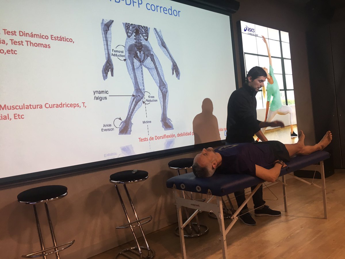 DrDanielBrotons's tweet photo. @CarlesTur ha hecho clase maestra de pruebas funcionales musculares @ASICSspain @EnricViolan @mariona_violan #jornadasdepodologiadeportiva https://t.co/kXrl0HGyZf
