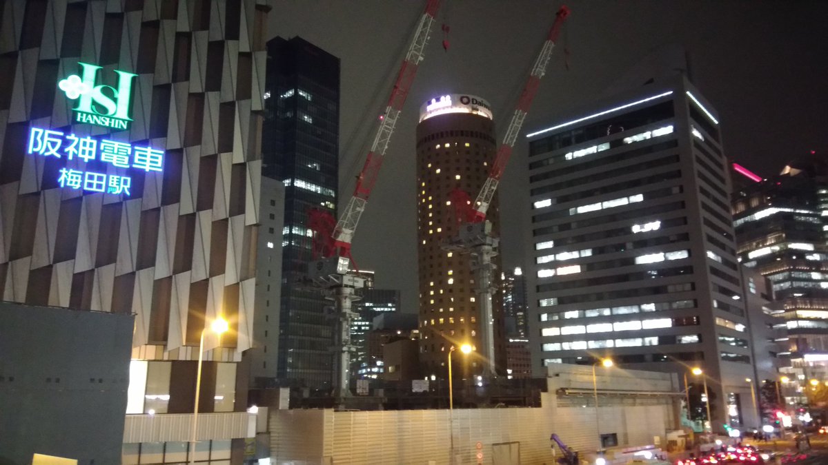 かわさん 19年2月15日 阪神百貨店 旧店舗 阪神百貨店の解体工事 建物の躯体本体はほぼ完全に取り壊された様子 2基のタワークレーンと 道路との壁くらいか 壁のあたりにはまだ一階部分はあるのかな かわさん 19年2月15日 阪神百貨店 旧店舗 阪神百貨店の解体工事 建物の躯体本体はほぼ完全に取り壊された様子 2基のタワークレーンと 道路との壁くらいか 壁のあたりにはまだ一階部分はあるのかな