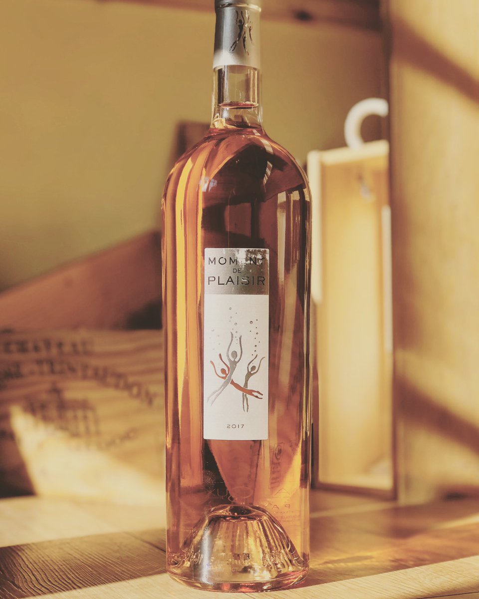 Feeling like Spring is on the way today!☀️The Wine-Man Sale continues with some bargains still available. Colheita Branco Quinta do Portal-£11 (Normally £13.99),
Croix de Marsan Rosé-£7.25 (Normally £8.99) &amp; Magnums of Moment de Plaisir Rosé-£16 (Normally £20) #wine #ROSÉ
