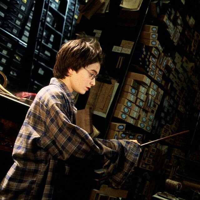 mookmickx2's tweet image. ชอบแฮร์รี่ตอนเด็กจริงๆนะ ตัวเล็กๆ แก้มกลมๆ เลือดโชตะพี่มันพุ่งพล่านไปหมด อยากทัช อยากบีบ อยากตี อยากปั้นเป็นก้อนและกินเข้าไป ยิ่งใส่เสื้อตัวโคล่งมันทำให้พี่อดใจไม่ไหวจริงๆ