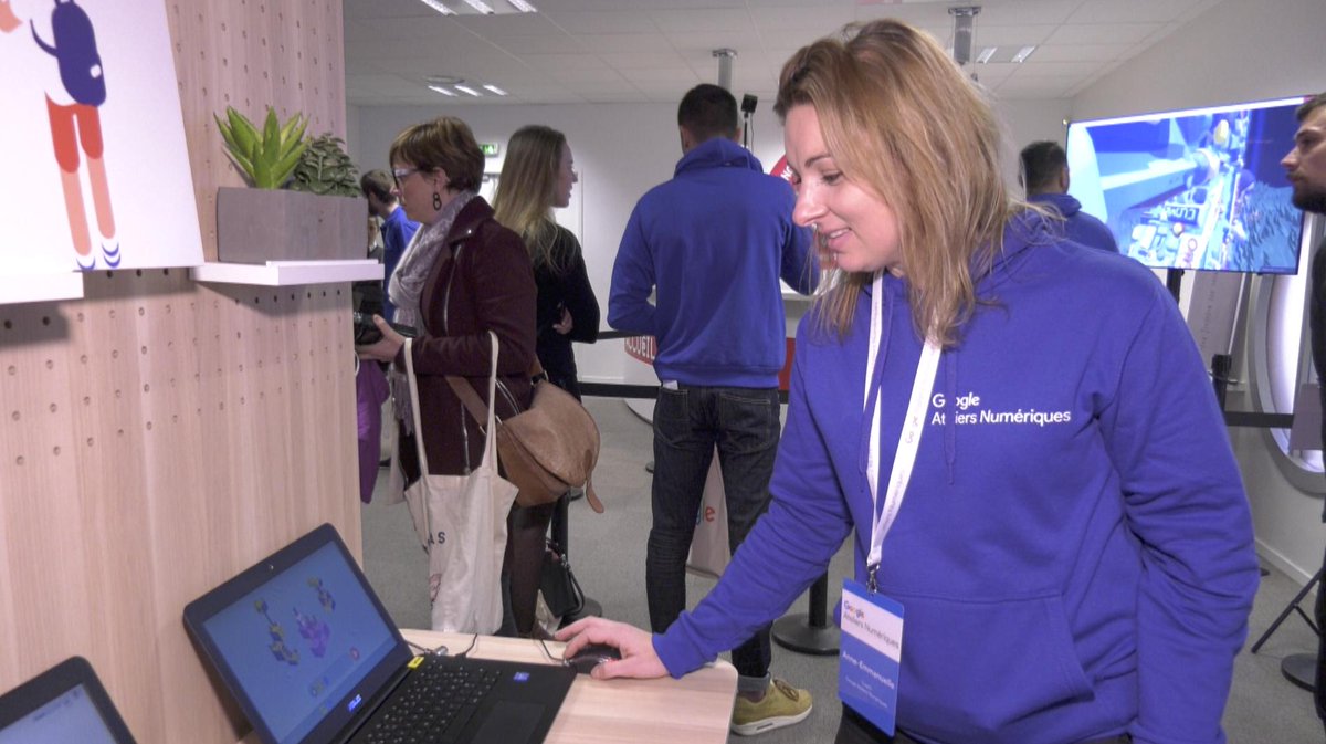 viaOccitanieTV's tweet photo. #Montpellier L'atelier numérique Google inauguré aujourd'hui à l'hôtel @Mtp_FrenchTech dans l'ancienne mairie. Animé par des coach, cet atelier regroupant 26 modules sera ouvert à tous, du lundi au samedi, de 9h30 à 19h. 
@GoogleFR https://t.co/CUsnrIZ6Z8