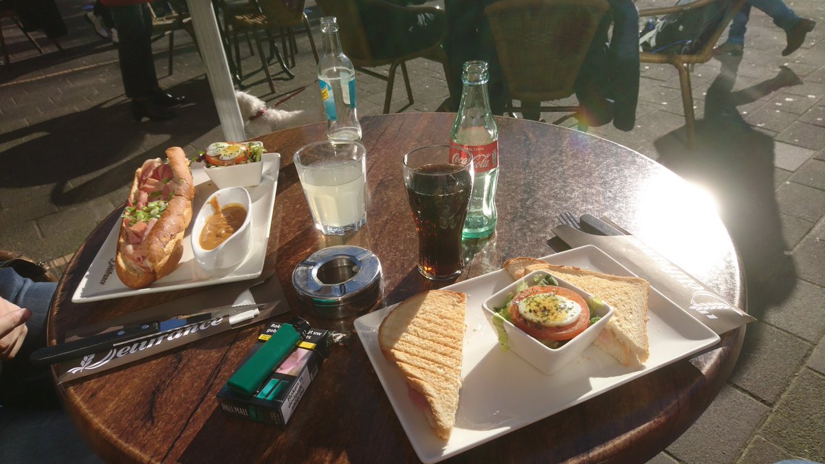 PCraanen's tweet photo. Terras seizoen is weer geopend ☀
#terrasweer #lunchen #vitamineD https://t.co/OKLvEwHtJU