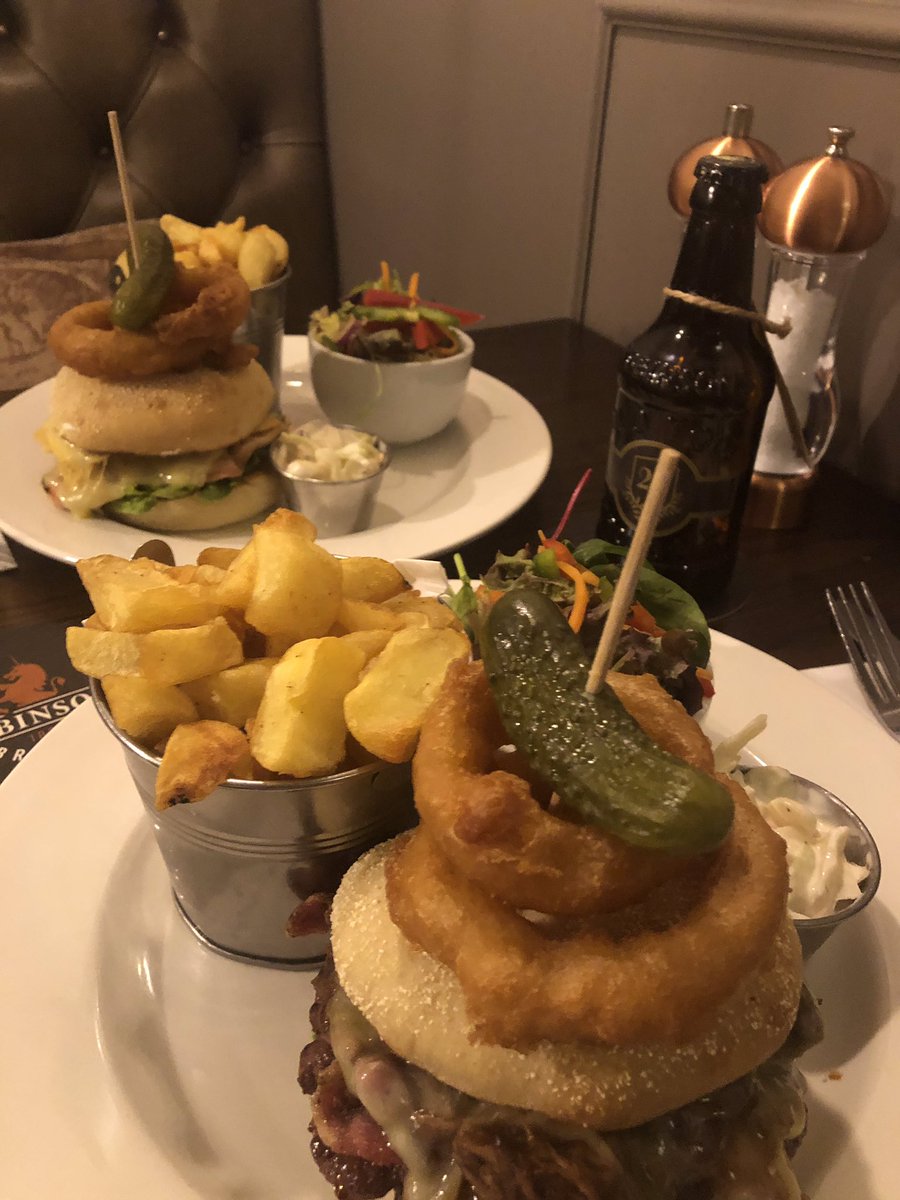 Thealvanley's tweet photo. Fabulous tasty food in a warm relaxed atmosphere.#countryinn #freshfood #robbiesbrewery #realales #bedandbreakfast #ensuiterooms #carpark #oultonpark #delamereforest #logfire #homemadepies https://t.co/UjmYDn0qBL