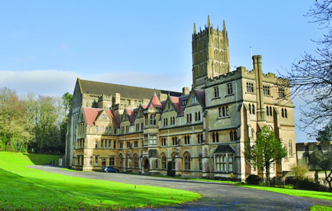 downsideabbey's tweet photo. Welcome to all who are coming to @downsideabbey this weekend for the Young Catholics retreat as you consider ‘Is the Christian Life Possible Today?' We hope you enjoy your time with us and the @DownsideMonks #benedictine #monasticvocation https://t.co/FjBckjmwgQ