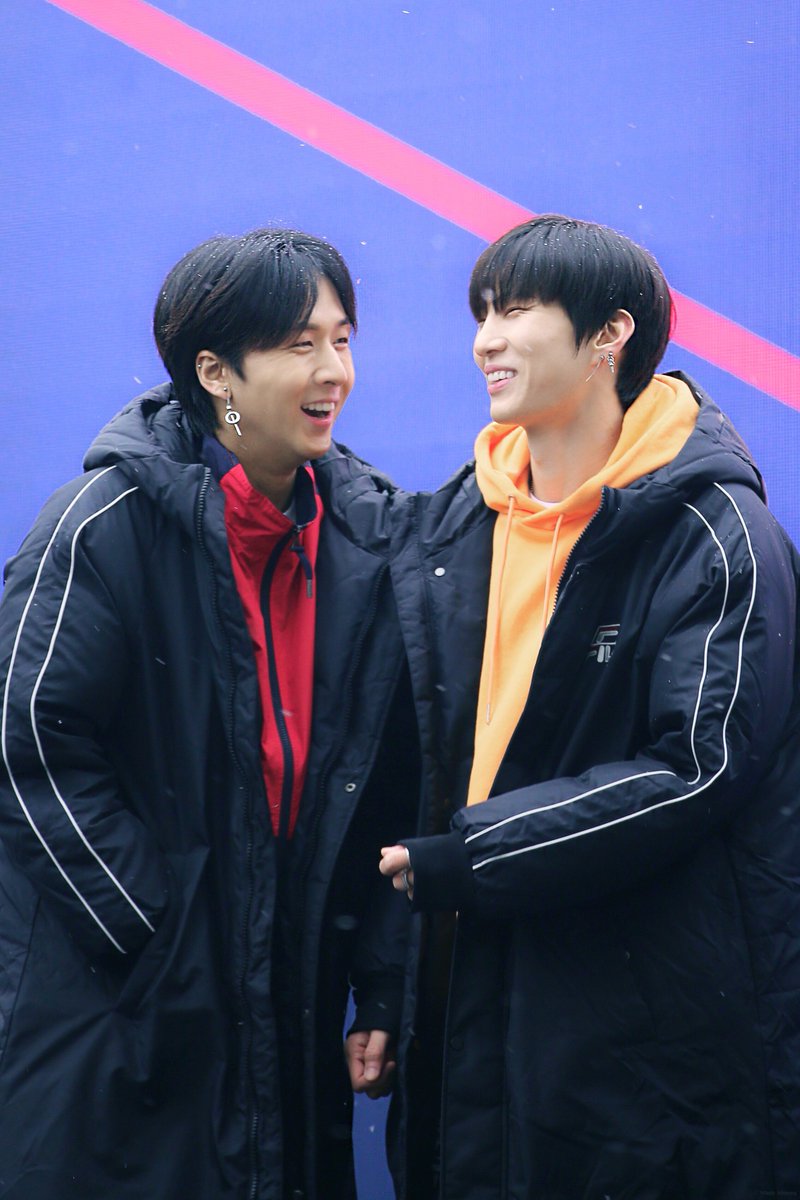 Whale_Memory's tweet photo. 190215 휠라 팬미팅
스웩 🔜큐트
#빅스 #VIXX #레오 #LEO #라비 #RAVI #HAPPYRAVIDAY 
@JUNGTW_LEO @AceRavi https://t.co/shlfGUysxh