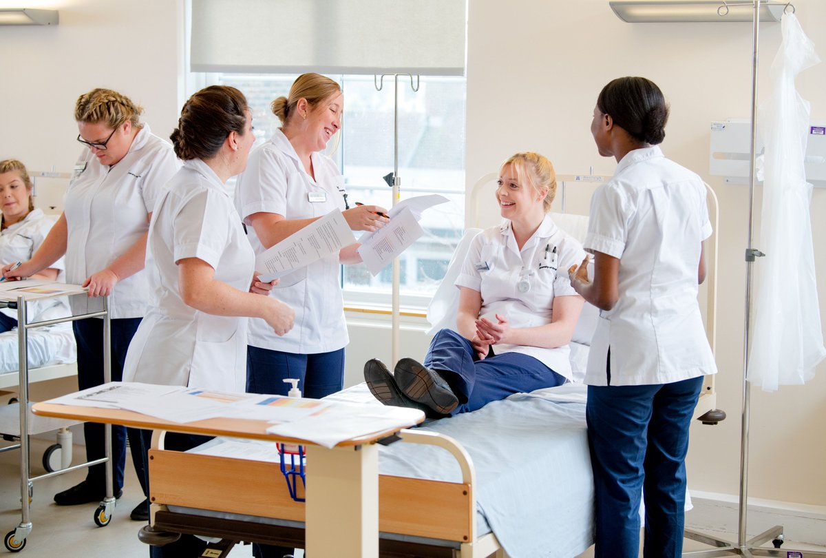 Been invited for an interview for one of our nursing or midwifery UG courses, congratulations! But what can you expect?  Saffi, a 2nd year children's nursing student shares some essential tips bit.ly/MultipleMiniIn… #nursing #midwifery @BrightonNurses @brightmidwifery