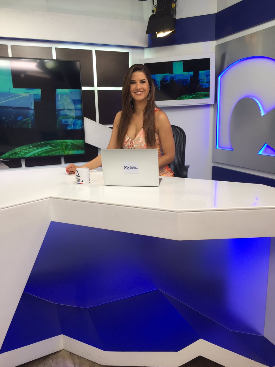 Catherine_Gregg's tweet photo. ¡Buenos días!
#noticias #alas5:45am #alas7am @CanalAntigua #viernes https://t.co/nAWUX4USBy