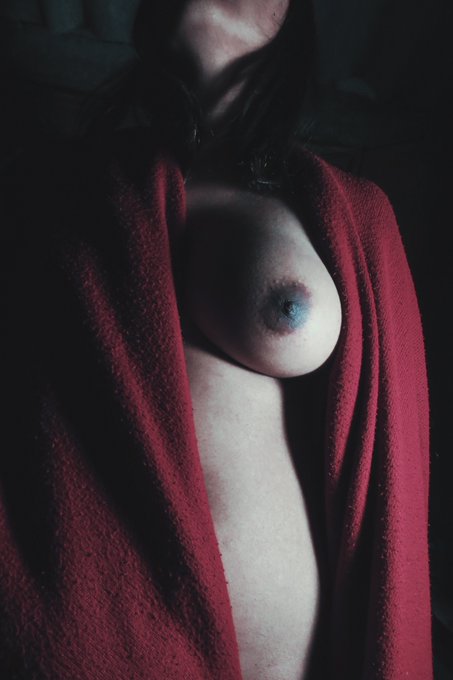 the #nipples are sexual objects. #erotic #bohemiscorpus en la redenci&oacute;n esta el placer https://t.co/