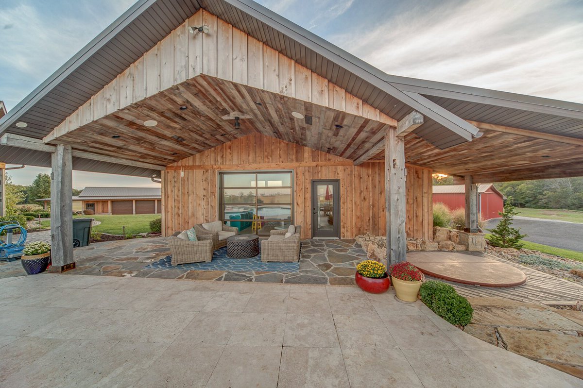 properTpeddler's tweet photo. Warmer days are coming! Who would love to have this to enjoy their summer with? Actually this is the perfect property to enjoy year round - https://t.co/vkBcjCG6St #NashvilleIL #KellerWilliamsMarquee #KWLand #KWLuxury #propertypeddler #RealEstate https://t.co/3tLI2sQ6s5