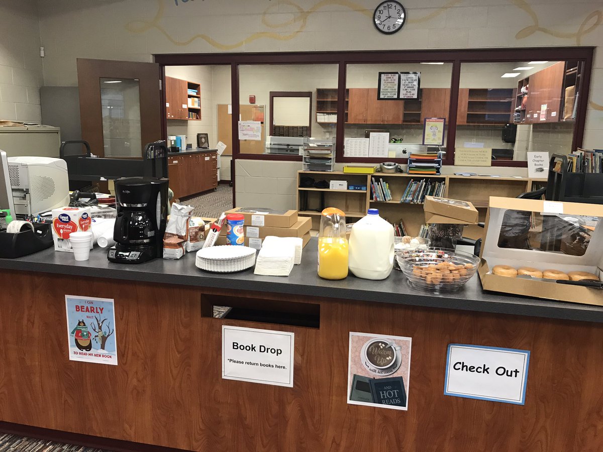 LaTnteach's tweet photo. @ballcampkcs Teacher New Book Preview presented by Karen Buehler Librarian  . #stemfocused #ELAstandards #donutsandcoffee @KnoxCoElemELA @KCSScience https://t.co/viR7hLcPbQ