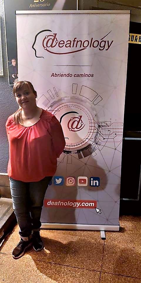 deafnology_'s tweet photo. Muchas felicidades #AmparoGarcia, ganadora de nuestro sorteo en el #SignMusicFestival, gracias por apoyarnos y confiar en nosotros. ¡Que disfrutes del regalo! #Deafnology #PersonasSordas #Tecnologia #Deaf #Technology https://t.co/gg02sX9sWx