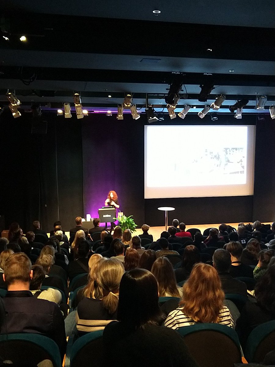 "Mobilitet är mycket mer än transport". Ewa Westermark från <a href="/citiesforpeople/">Gehl</a> berättar om vikten av att dela ett stadsrum. #tryggarekaningenvara