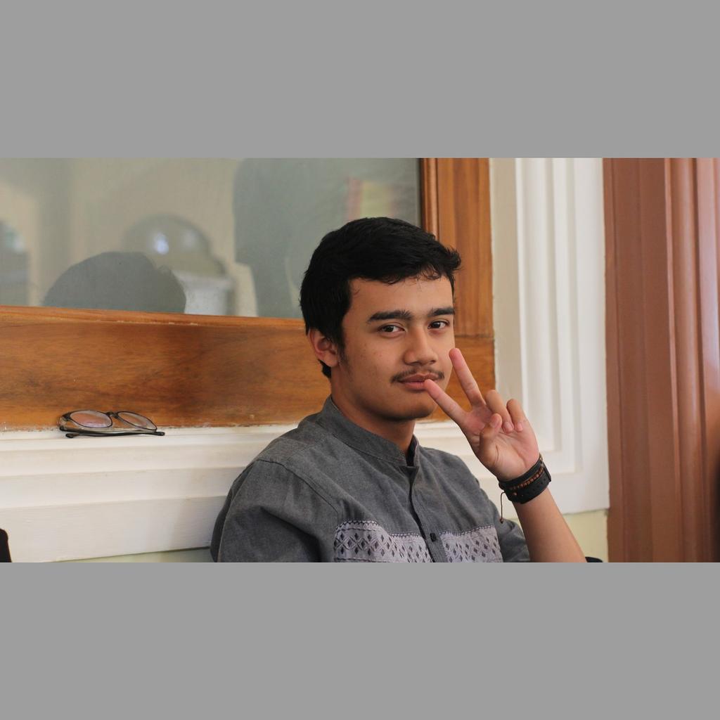 #FotoProfilBaru
Please give me a response