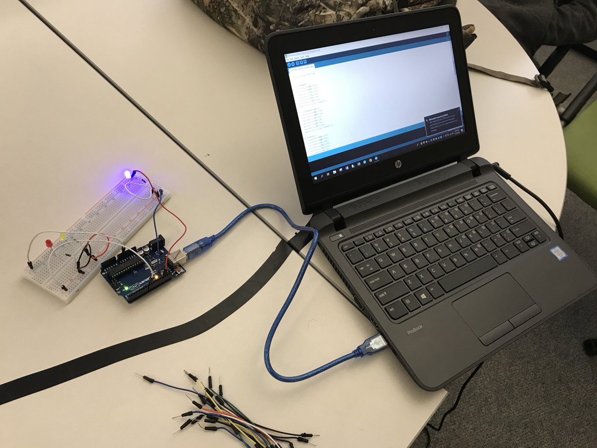 WFLPTECH's tweet photo. Programming and troubleshooting in #WFLPTECH TECH Core this morning. Lots of the 4 C’s happening and student engagement. Using robotics kits and #Arduino Breadboarding kits. Students choose their projects. https://t.co/JVW1QKZT75