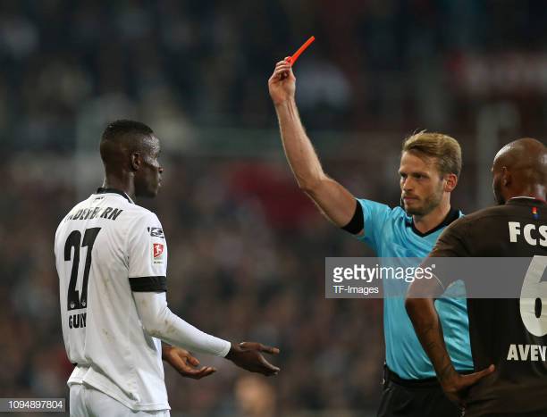 sr_ansetzungen's tweet photo. Fr. 15.02.2019 | 2. Bundesliga
SC Paderborn - 1. FC Köln
SR: Sven #Waschitzki
SRA: Markus #Wollenweber
SRA: Marco #Achmüller
4O: Nikolai #Kimmeyer
#SCPKOE https://t.co/5FhK80pWMT