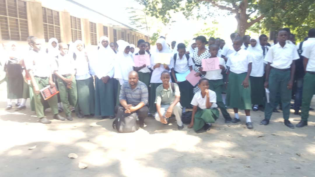 hasheemjr7's tweet photo. STEM Mentorship at Dunda Secondary School-Bagamoyo DC by MScPHR Students of NM-AIST, IHI Bagamoyo Campus #STEMforlife
@AngelinaKihanga @AbrahamElisante @Laltaika1 @EChiweka @NM_AIST @ifakarahealth https://t.co/ow4etDkzCG