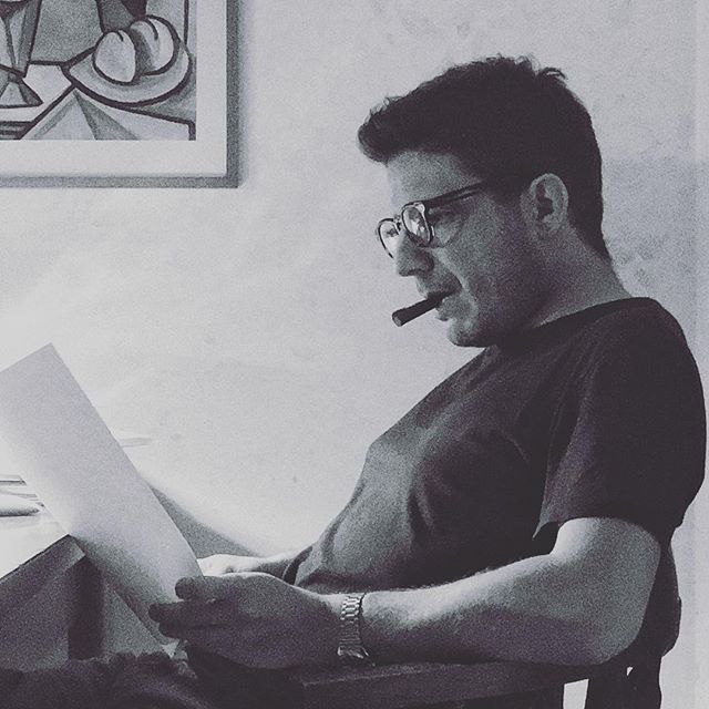 Messina15Davide's tweet photo. e fino a qui... scorre 📝
cavecanemnovel 
______________________
#gentlemanstyle #reading #script #screenwriters #bookstagram #ioleggoperché #lettureserali #romanzi #instabook #scrivo #scrivoperchè #damnedpoet https://t.co/APKbB3XEuF