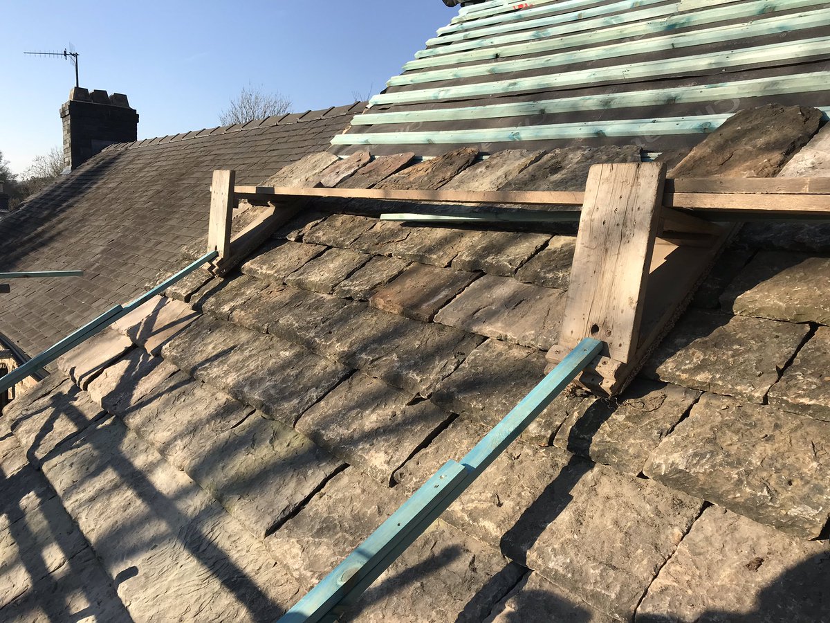 JMRoofs01's tweet photo. What a busy start to the year Derbyshire stone slate https://t.co/iLNDmo20SD
