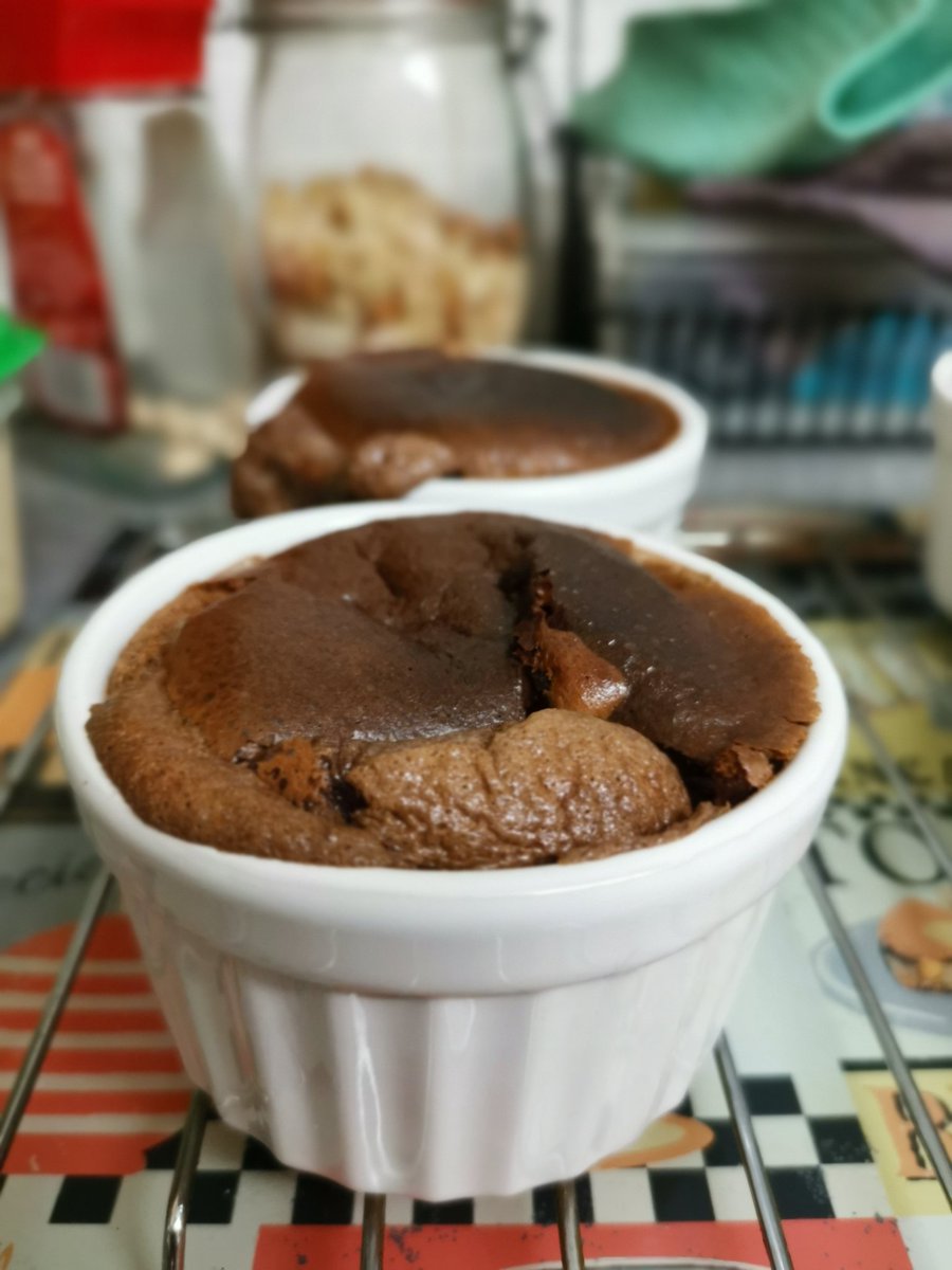 TalhaBM7's tweet photo. Attempted to make soufflés for the family for the 1st time. Didn't rise as much as I'd hoped but they tasted good! #ApprenticeLife 👌 https://t.co/p1UKzcr5L5