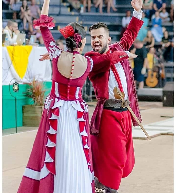 sulquemanda's tweet photo. Os espanhóis❤
#enart2018
#lalaumiranda💙💛 https://t.co/SrRuorNpDW