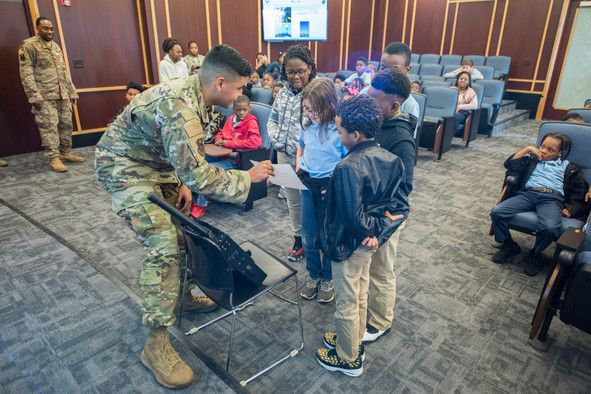 MPSAL's tweet photo. Airmen at Maxwell Air Force Base gave about 50 students from @T_S_Morris Elementary a glimpse at possible STEM careers with the U.S. Air Force. https://t.co/RpGgiF0UUv #MPSMovingForward @usairforce @DegaSuper @SuperJeffL @AlabamaDeptofEd @CityofMGM @MGMChamber https://t.co/WNlka99OSL