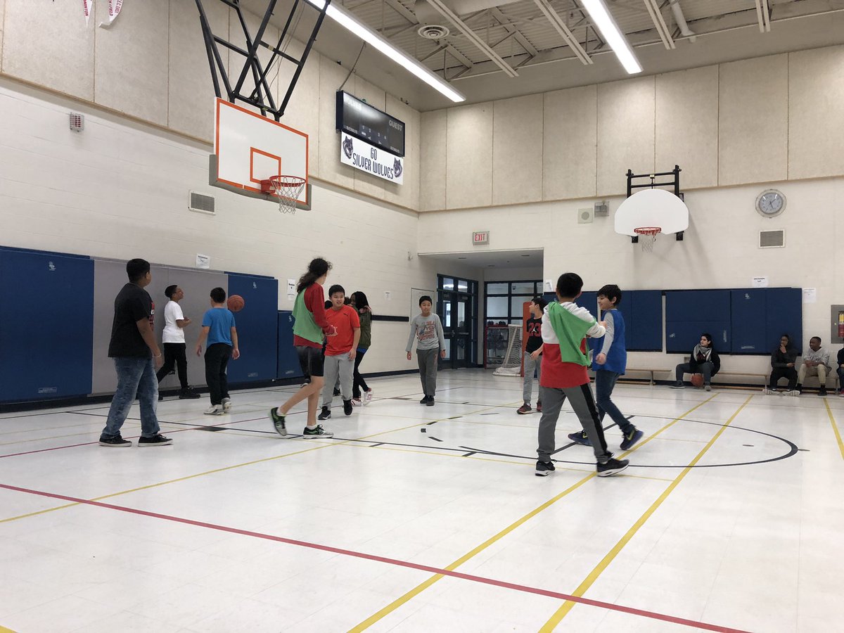 StonebridgePS's tweet photo. Two times a week our Minister of Sport and student leaders organize intramural sports for our students Grades 6-8 supported by our staff #InclusiveDesignEd #InclusiveDesign @YRDSB @YRDSBCECEast @yrdsbinclusion https://t.co/aip7QWD6d1
