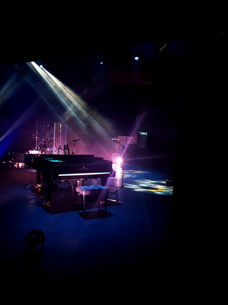 Wij zijn klaar voor de show van Dana Winner vanavond in <a href="/MuziekgebouwEHV/">Muziekgebouw Eindhoven</a>. #lovemyjob #productiecoördinator