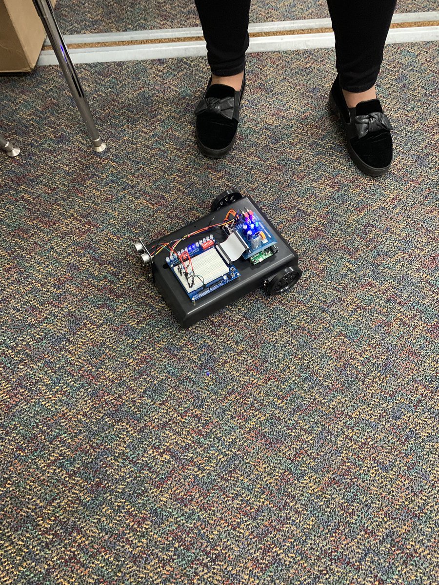 Veroni1025's tweet image. Day 2 of Femineers @STEAMpride with @cppengineering our Femineers are programming, troubleshooting, and collaborating. #cppfemineers #LMSVHeart