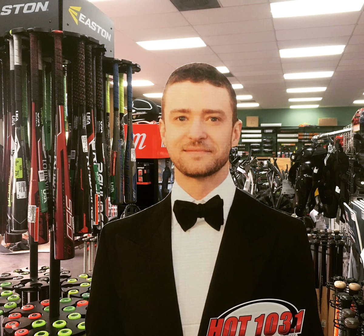 PlayitagainLC's tweet image. 🚨Who wants to win?!?!🚨 Play It Again Sports and Hot 103.1 are partnering to offer you a chance to WIN FREE tickets to see Justin Timberlake LIVE!!!! 🎉🎉🎉 Stop in for your chance to register!!! 🙌🏻 #justintimberlake #giveaway #lascruces #purelascruces #newmexico #newmexicotrue