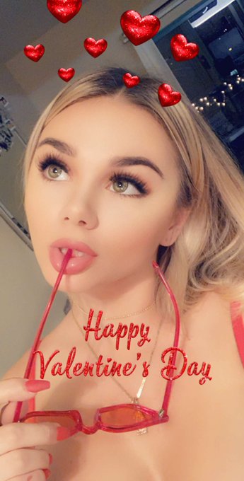 Snapchat me @tahliaparis 👻 https://t.co/hETJ93vimv<a class="tags" href="/tag/tahliaparis">@tahliaparis</a>