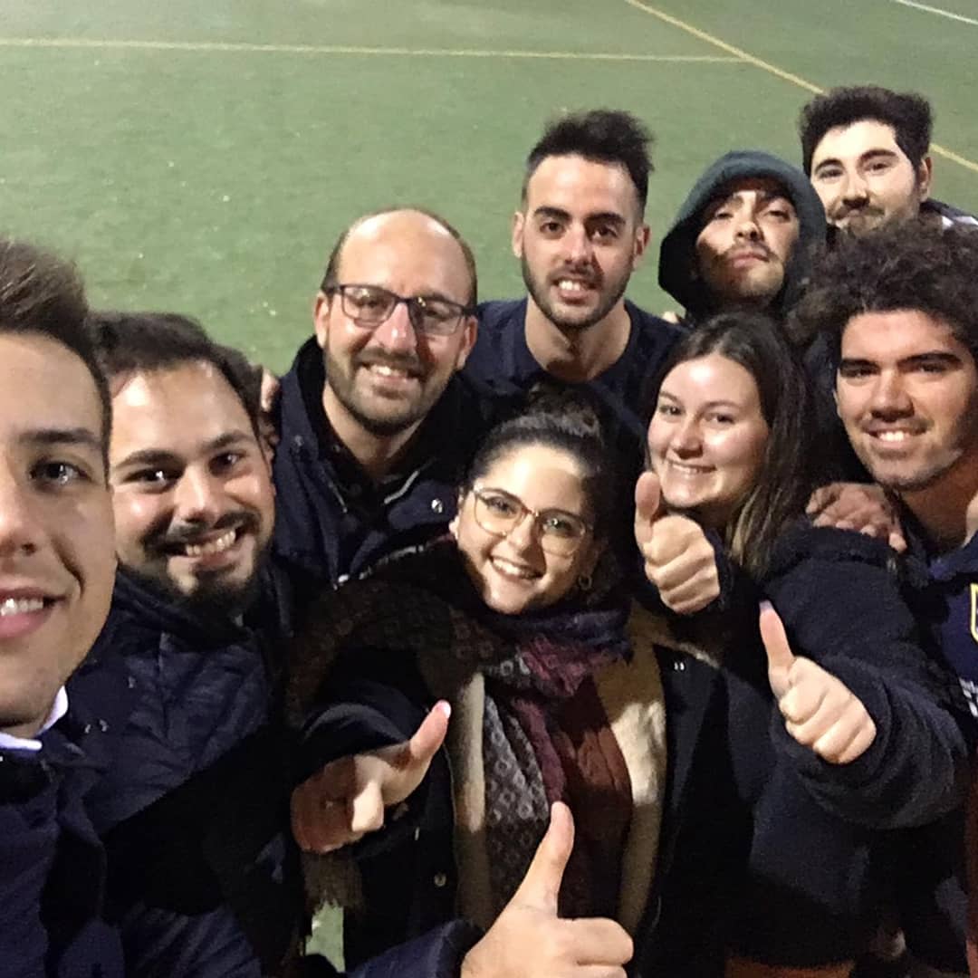 NNGGPtoStaMaria's tweet photo. 🔵Por unas instalaciones dignas‼️
➡️Ayer acompañamos a @GermanBeardo y a Carmelo Navarro a un partido reivindicativo en el Juncal.💪🏆
@populareselPto @NoeGS95
@Jesus_Garay11 @JavierBelloGonz @nnggcadiz @Fco_MorenoG
#EXIGE #SOLUCIONES #COMPARTE #VivaElPuerto https://t.co/ESpWf0bFI1