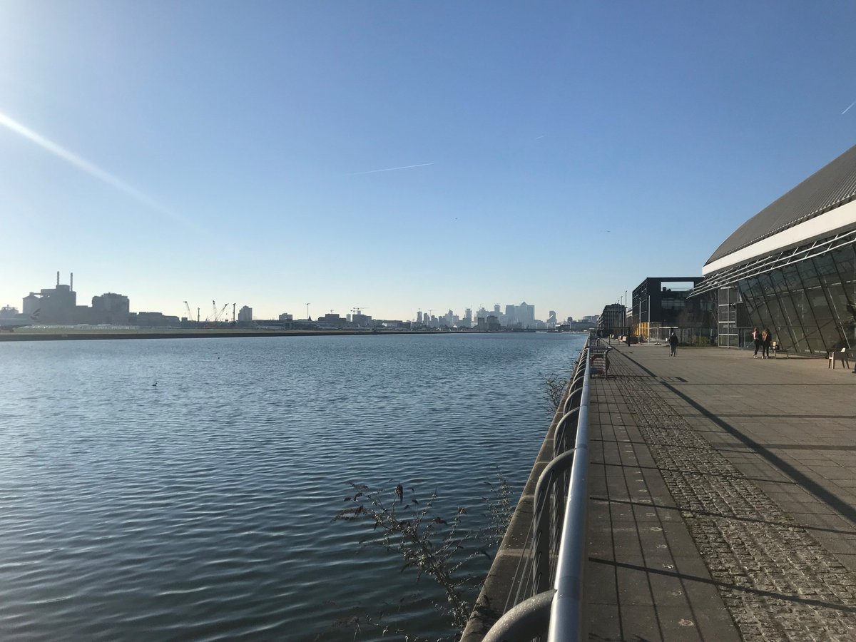 KnowledgeDockBC's tweet photo. It's a beautiful day in Docklands...enjoying the early Spring sunshine everyone? #KnowledgeDock #Spring #Sunshine #notyourordinarybusinesscentre https://t.co/HqfQjgmlPD