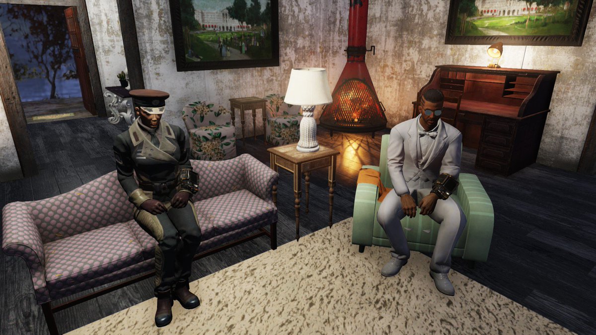 ElisabethSherr3's tweet image. An old friend stopped by. The one that always made me laugh no matter how hard things got. I knew he wouldn't stay long so I captured the memory to help ease the pain of loss. #friendfire #goddamnit