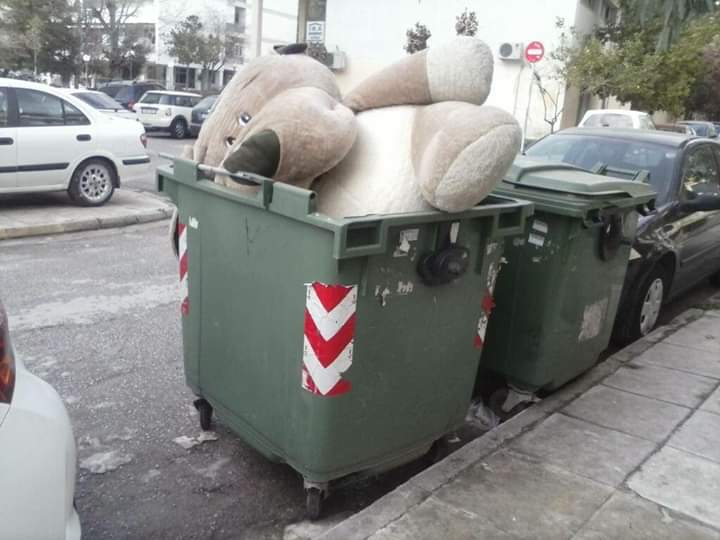 Krouelaki's tweet photo. Κάποια περιμενε μονοπετρο χτες....... https://t.co/rNwshEdlTN