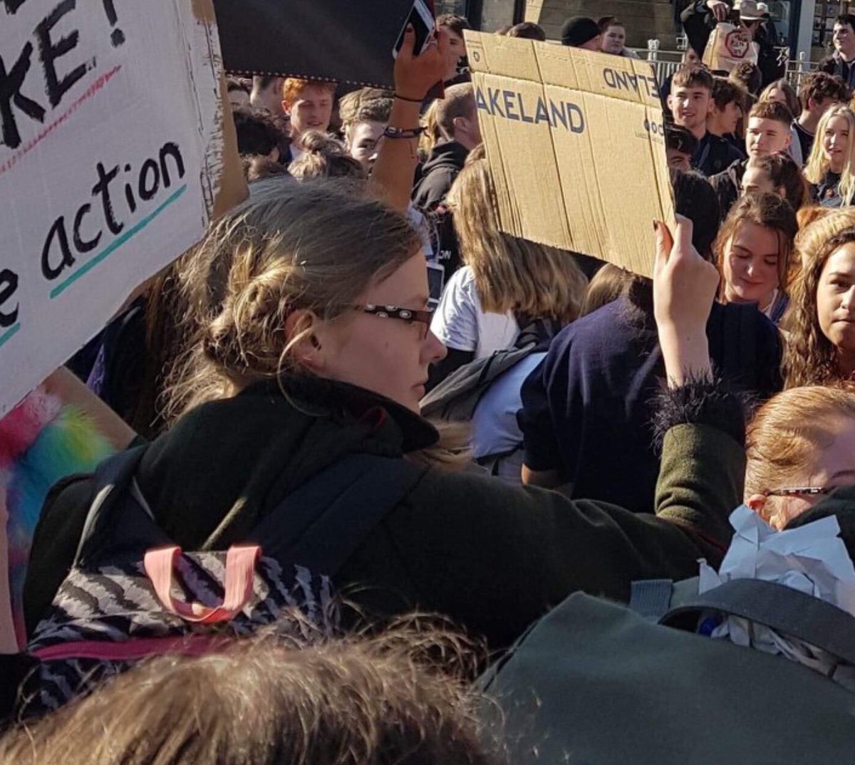 LucyLBurden's tweet photo. That’s my girl! #climatestrike #strike4change #schoolstrike4climate #HerefordSixthFormCollege
@HSFCEarlyApps https://t.co/DkriF3D7jn