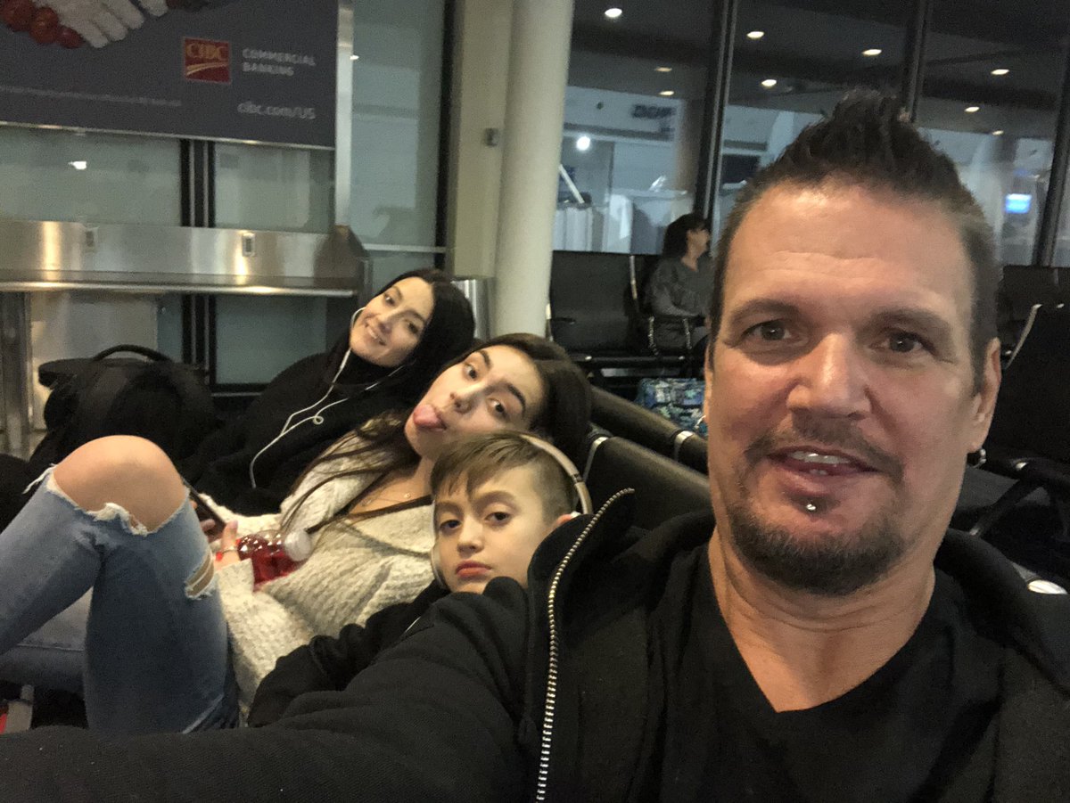 Having the family out with me in Nashville for a day off! @disturbed Big  Show tomorrow @BrdgstoneArena #nashvegas #areyouready #evolutiontour  #disturbedkids, image size:1200x901
