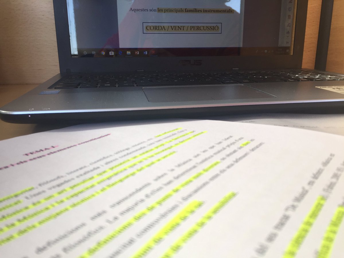 Sempre estudiant amb el suport de les noves tecnologies 💻💪🏼 #MI1013A