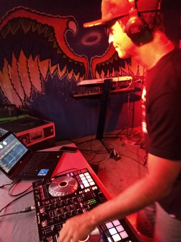 InnerSport_'s tweet photo. DJ Pesc tocará na Bowlhouse https://t.co/V1aCIRfKsB via @InnerSport_ https://t.co/aQLDEzlDm3