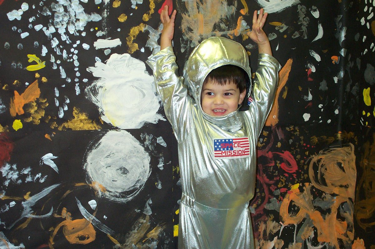 YD Group Office tweet media