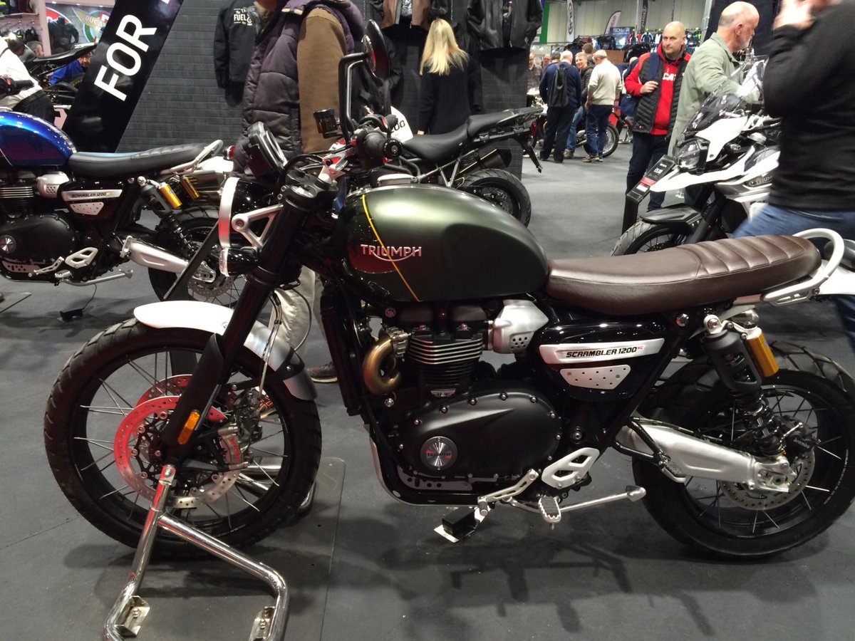 PaulMcDGlass's tweet photo. @GlassGuide @autovista_group @MCNnews #mcnshow Some exciting machines on offer at the MCN show! https://t.co/aE2ZHiO8Wz