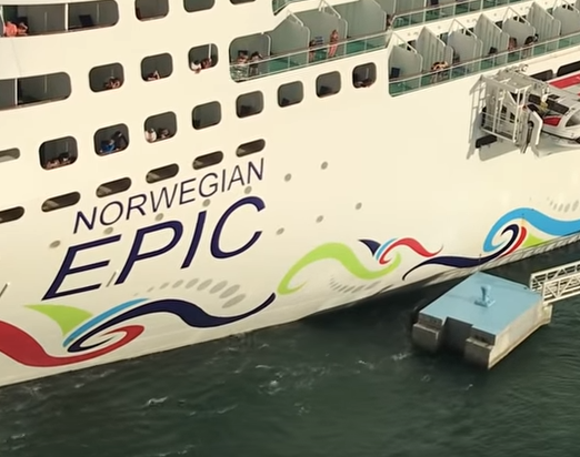 CruiseAficio's tweet photo. Norwegian Epic knocks down moorings in San Juan.  https://t.co/SlHWaQZPXo #Norwegian #celebrity #cruise #cruises #cruising https://t.co/nqLmonSMHn